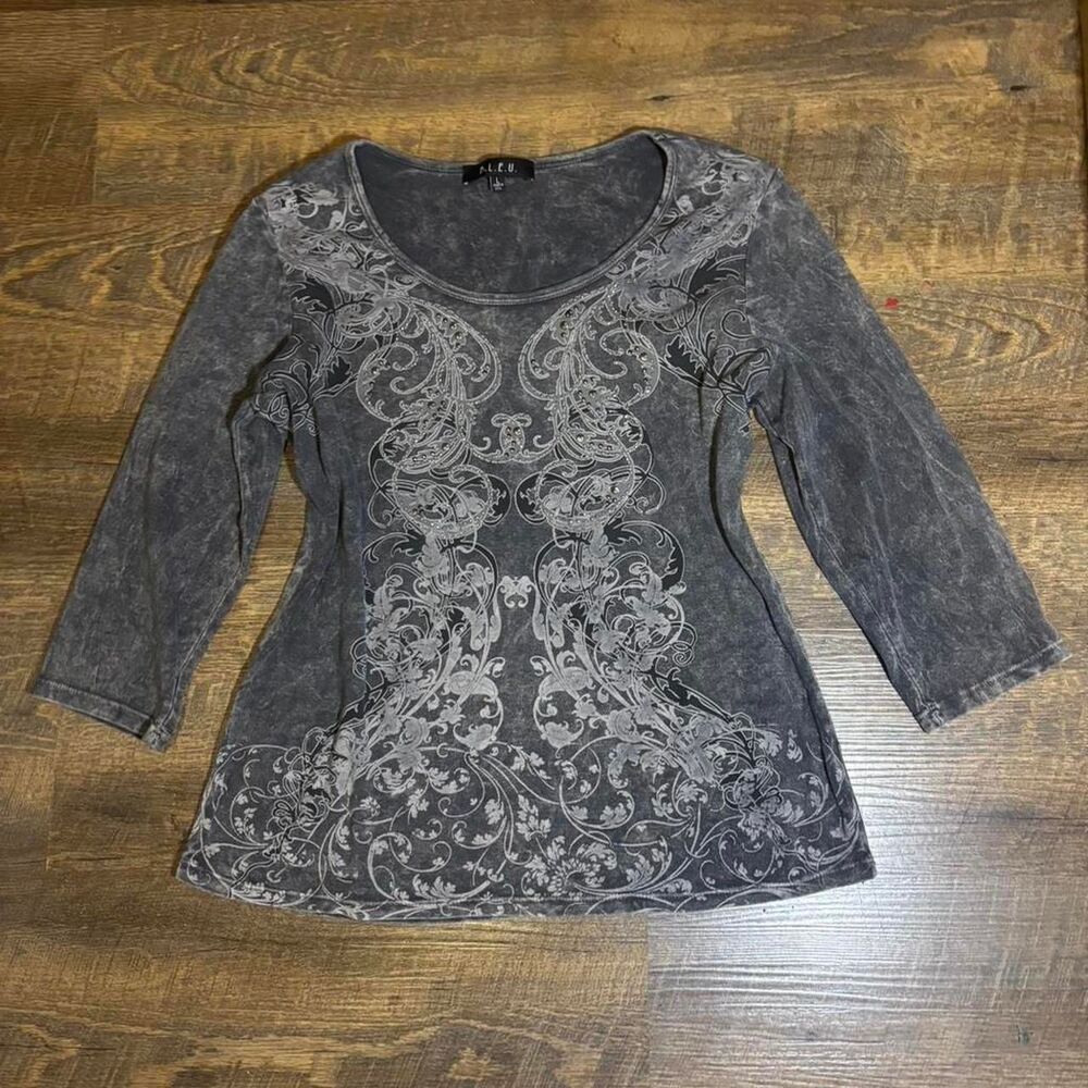 Women's Y2K long sleeve top with rhinestone design